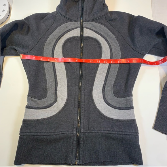 Sz. 4 Lululemon grey mock neck zip up sweater - Picture 3 of 11